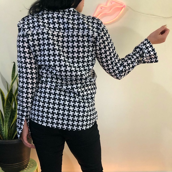 Michael Kors Geometric Print Long Sleeve - Picture 3 of 11